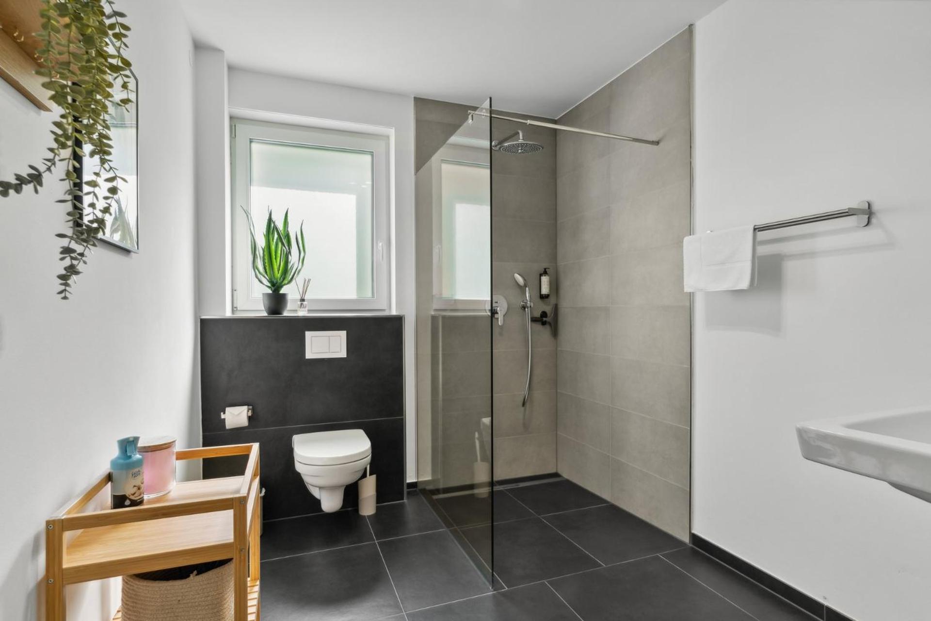 Zwei Apartments Fuer Bis Zu 8 Personen Zentral, Modern, Mit Terrasse & Balkon Білефельд Екстер'єр фото