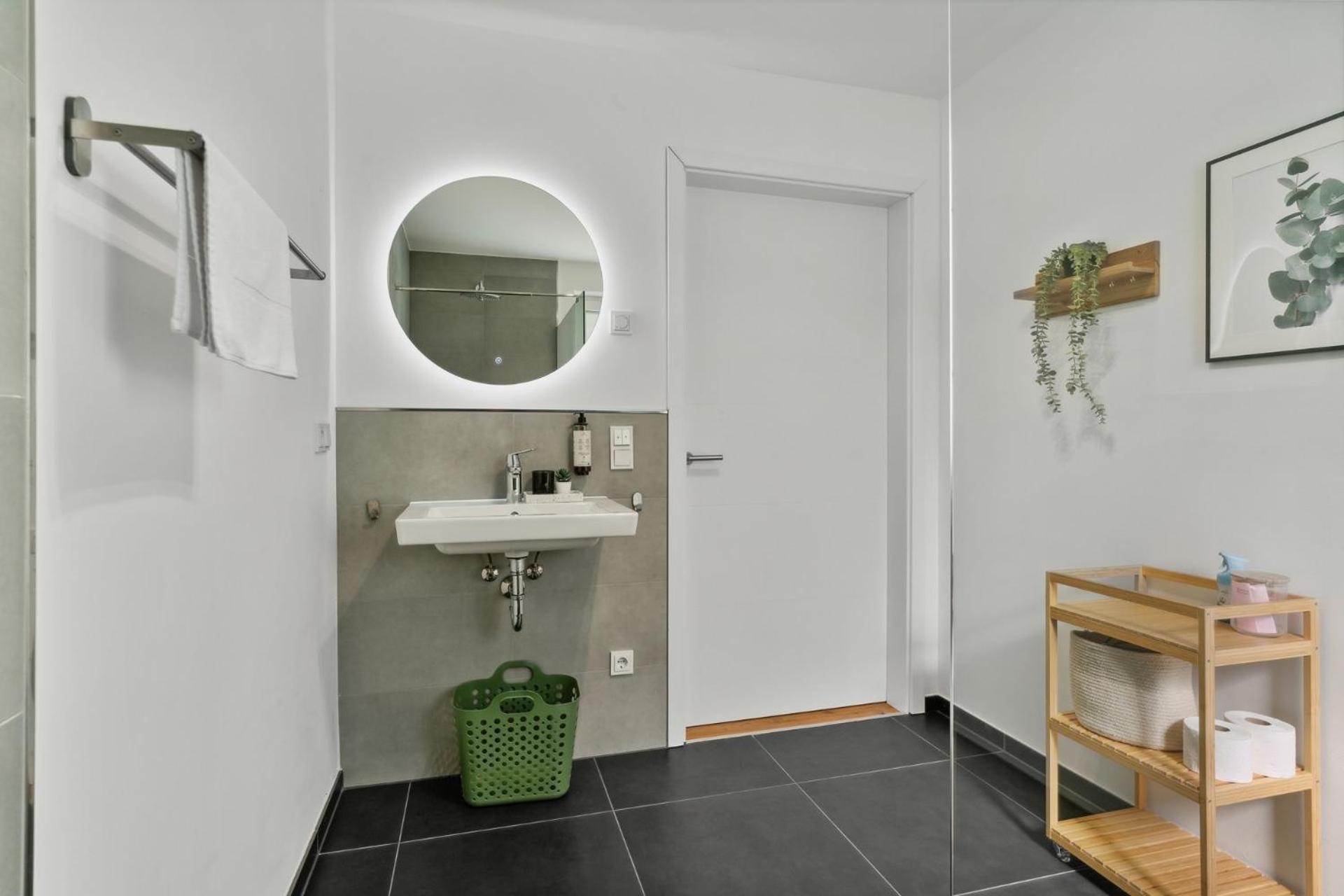 Zwei Apartments Fuer Bis Zu 8 Personen Zentral, Modern, Mit Terrasse & Balkon Білефельд Екстер'єр фото